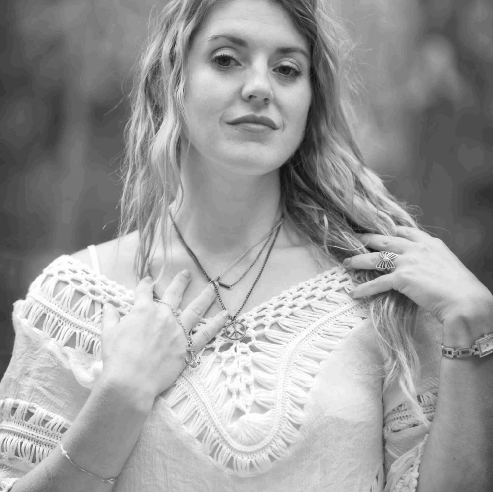 Elegant White Bohemian Top Fringe Shawl M - Picture 3 of 5